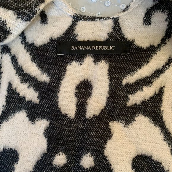 Banana Republic Reversible Leopard Poncho - Picture 5 of 6